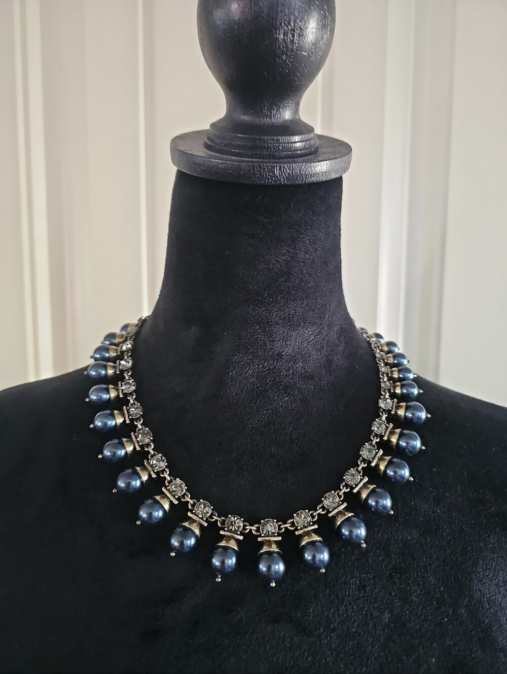 Y2k Banana Republic Faux Black Pearl Rhinestone Statement Necklace